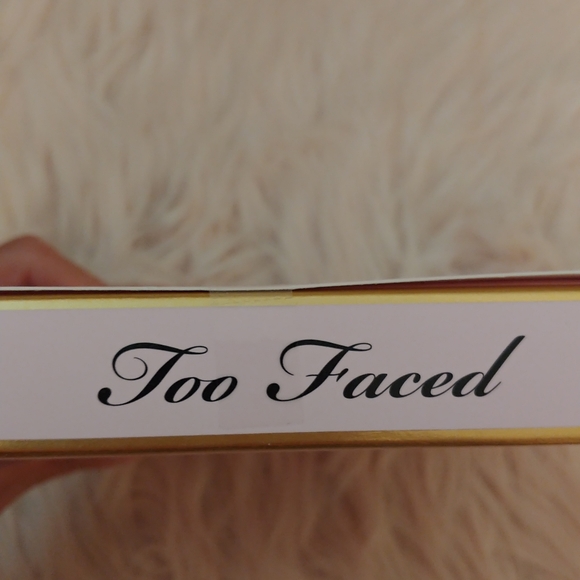 💖FIRM! NWT TOO FACED BERRY CHRISTMAS TO YOU LIMITED EDITION BOX SET - Picture 3 of 16
